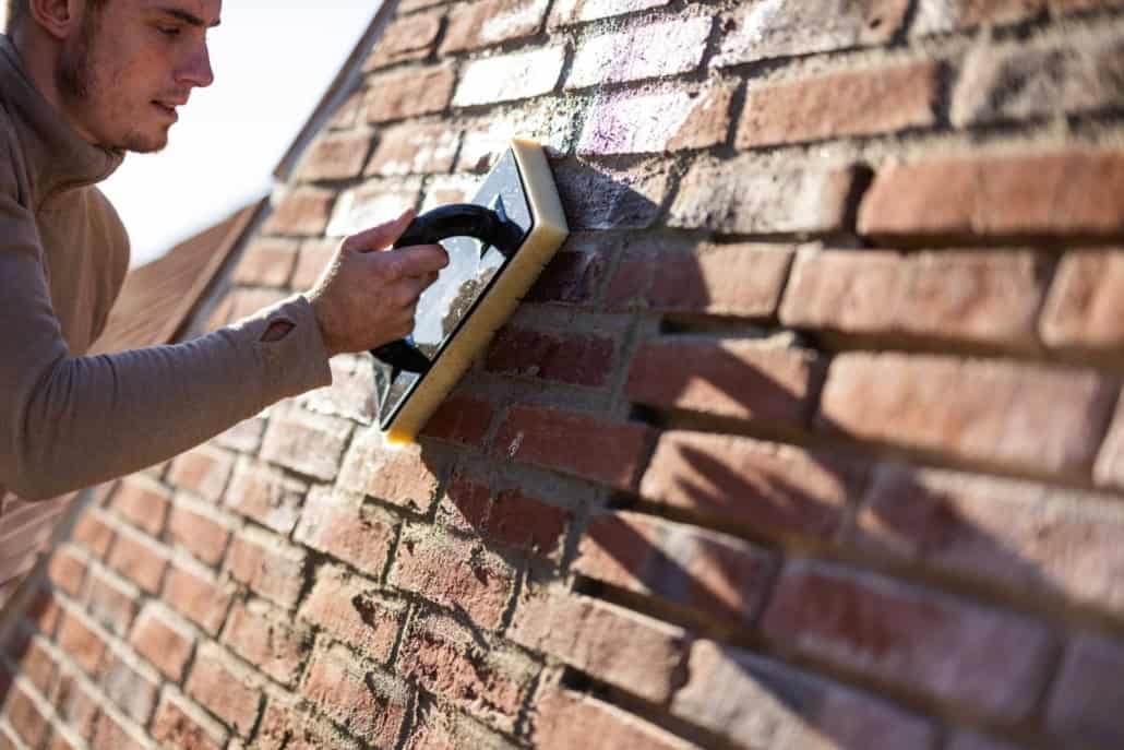 Omfugning af murværk og alt du bør vide om facaderenovering